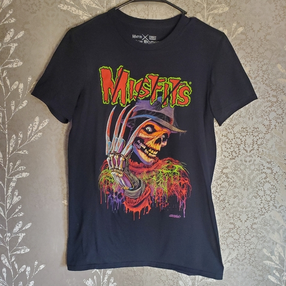 Hot Topic Tops - Misfits x Nightmare on Elm Street Shirt
